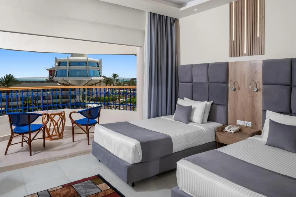 Seagull Beach Resort: another view