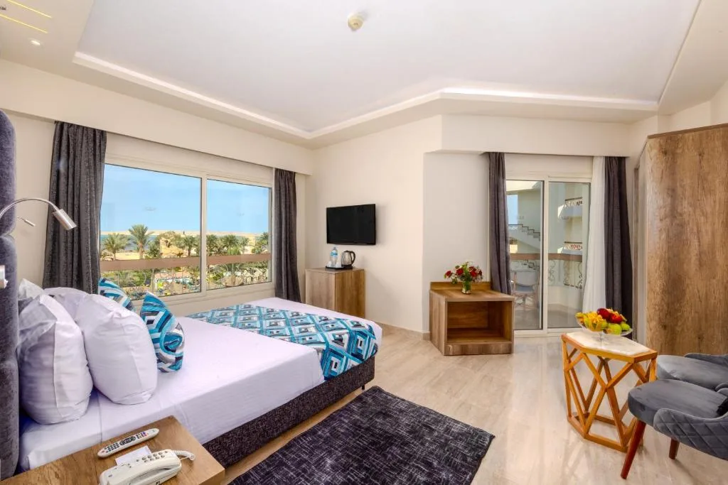 Seagull Beach Resort: another view