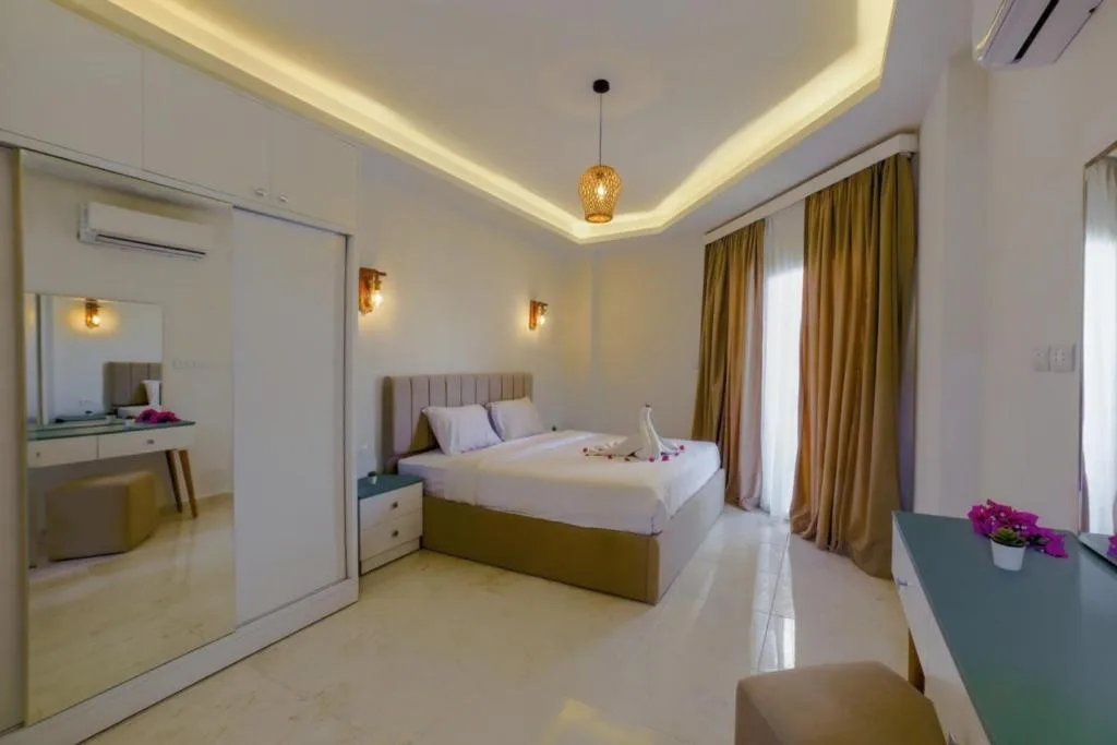 Selena Bay Hotel Suites: another view