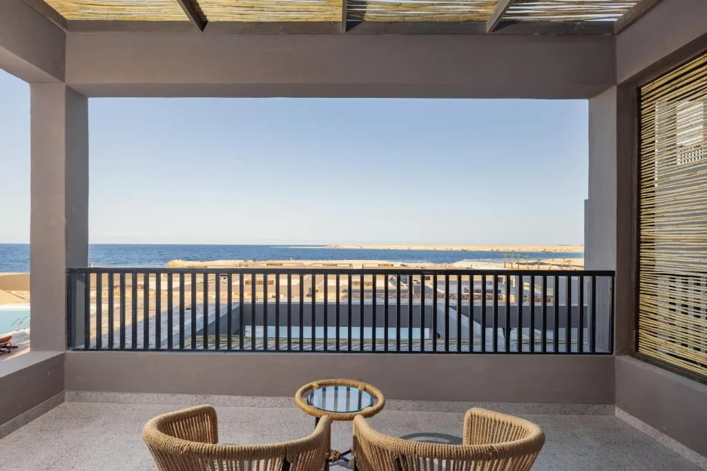 Sentido Naga Bay: another view