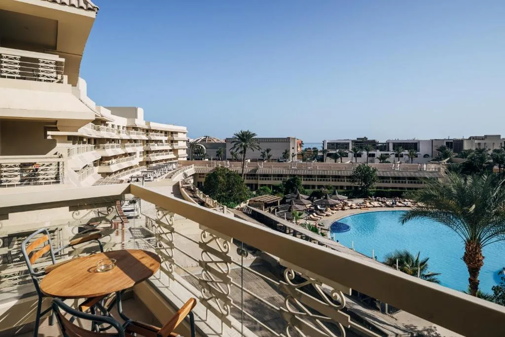 Sindbad Club: another view