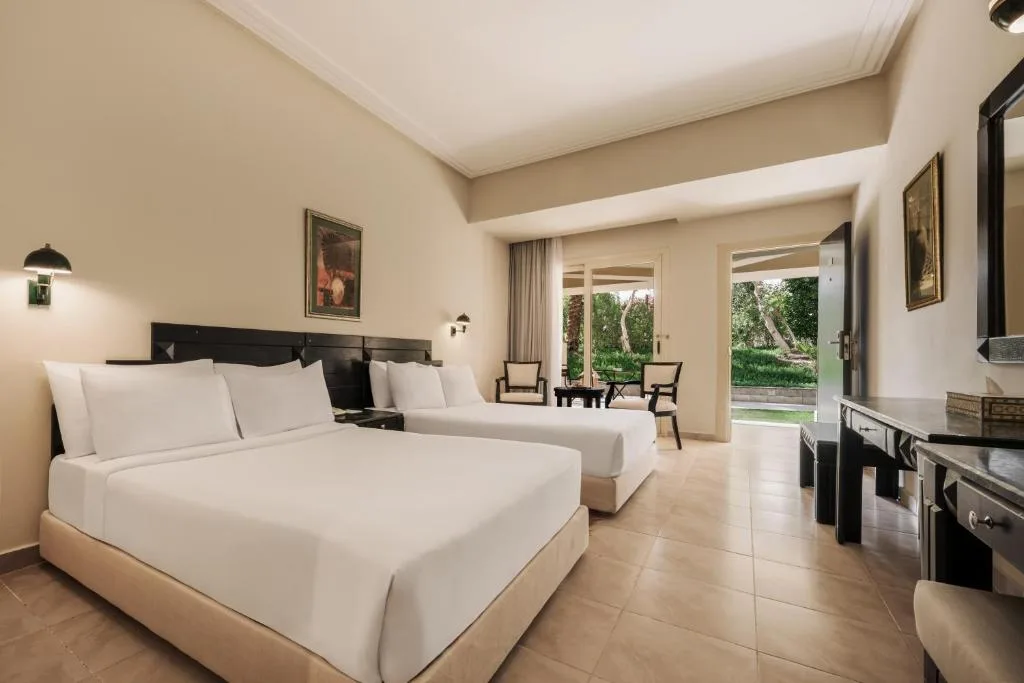 Sindbad Club: another view