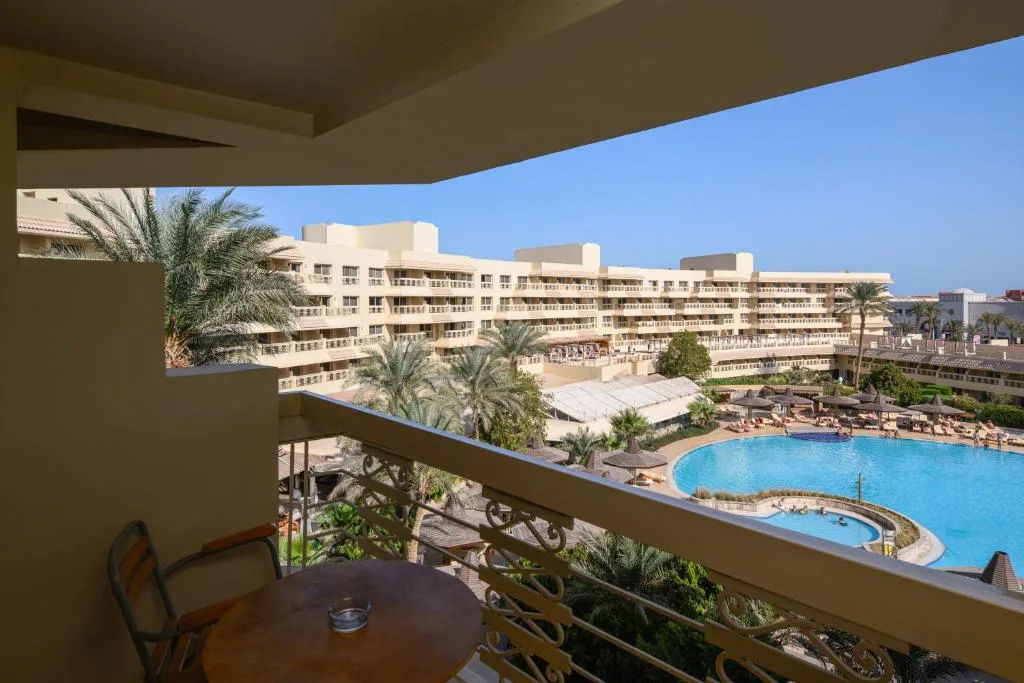 Sindbad Club: another view