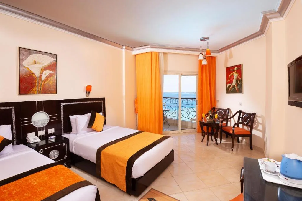 Sphinx Aqua Park Beach Resort: another view