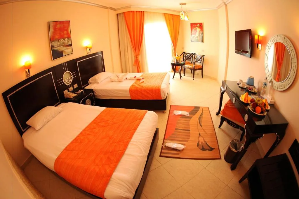 Sphinx Aqua Park Beach Resort: another view