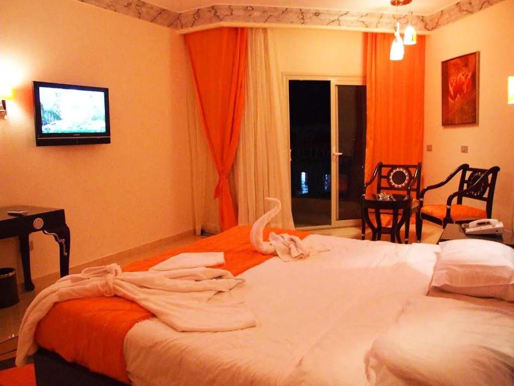 Sphinx Aqua Park Beach Resort: another view