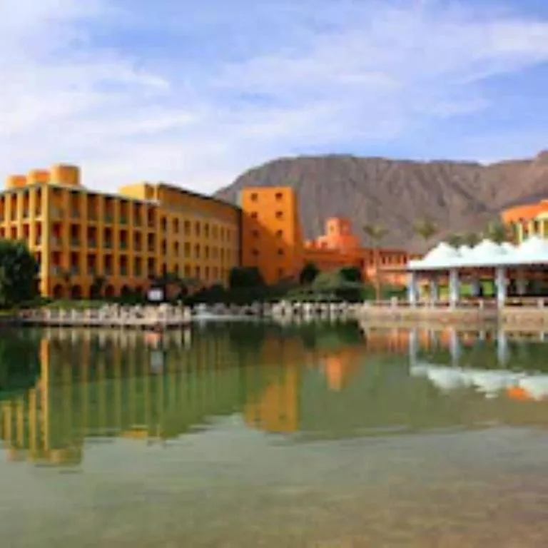 Strand Beach Resort: another view