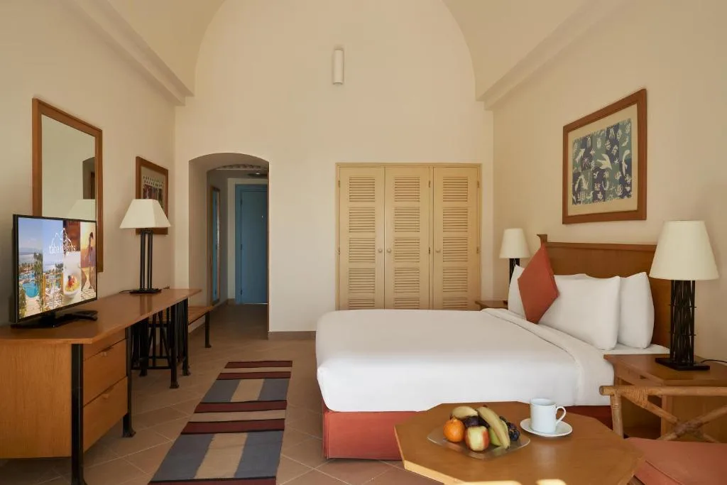 Strand Beach Resort: another view