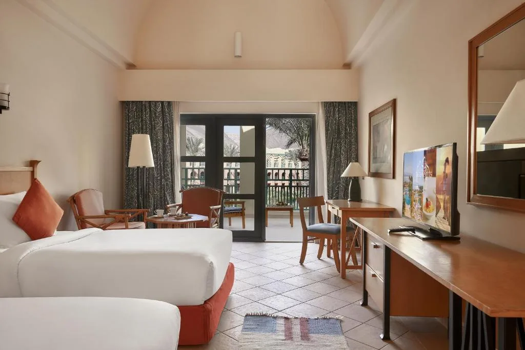 Strand Beach Resort: another view