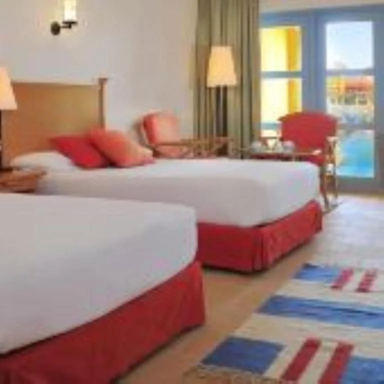 Strand Beach Resort: another view