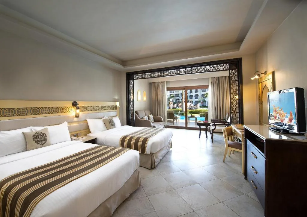 Sunrise Arabian Beach Resort: another view