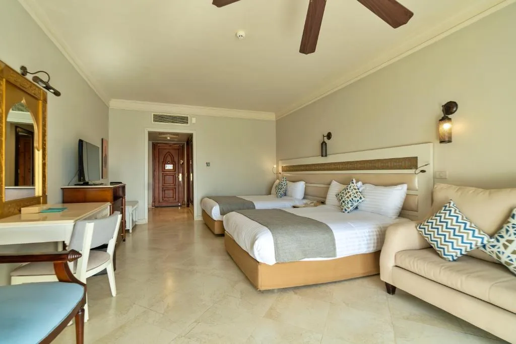 Sunrise Arabian Beach Resort: another view
