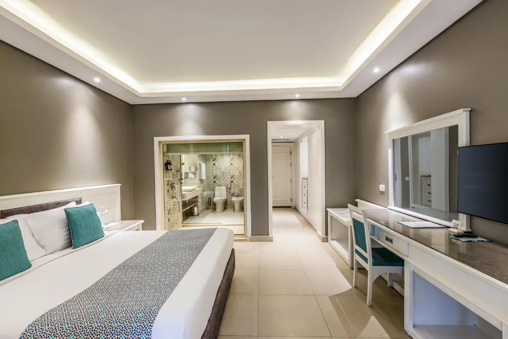 Sunrise Garden Beach Resort: another view