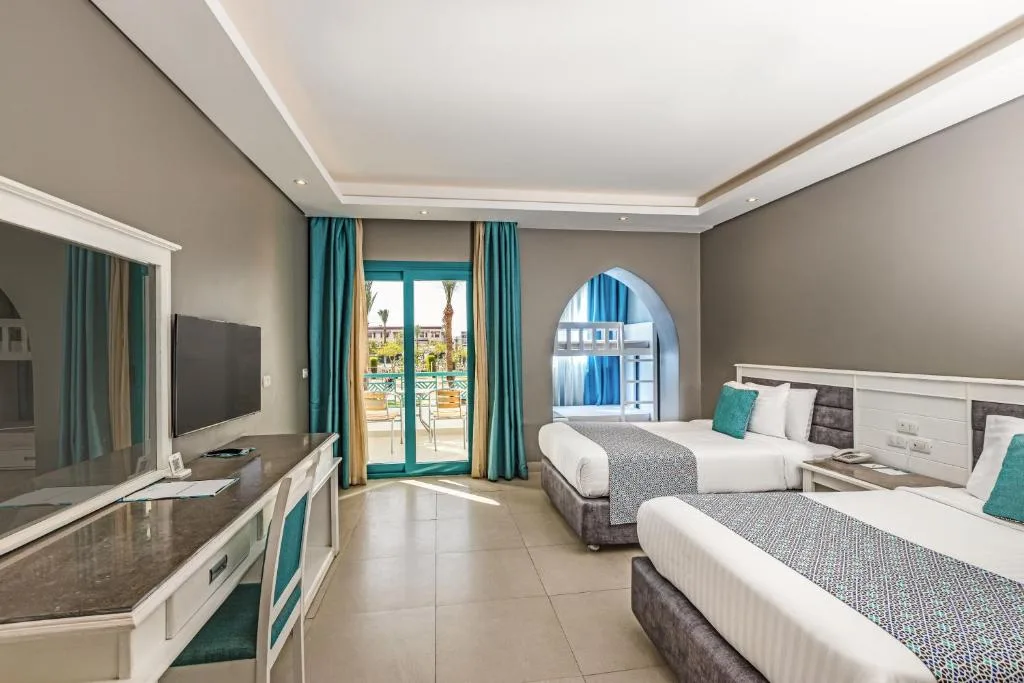 Sunrise Garden Beach Resort: another view