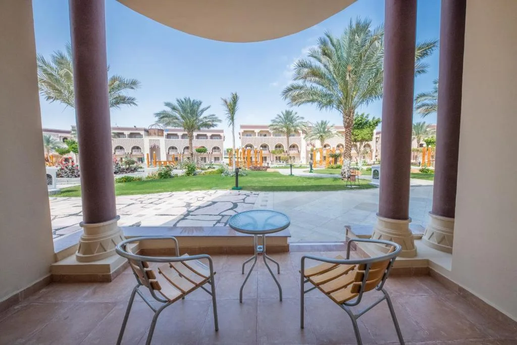 Sunrise Mamlouk Palace Resort: another view