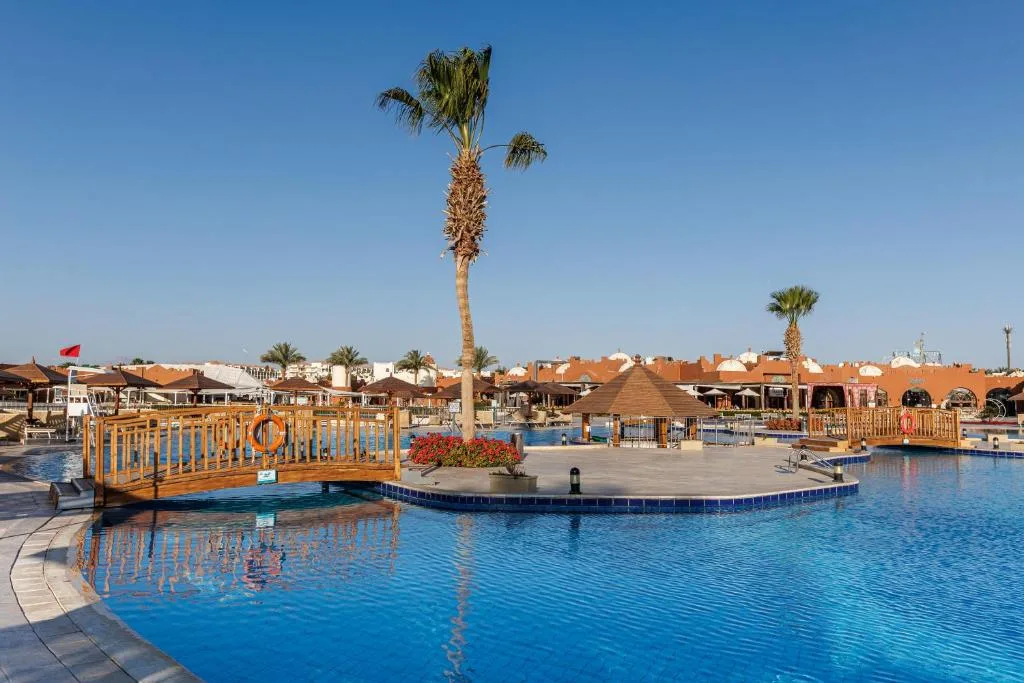 Sunrise Royal Makadi Resort: another view