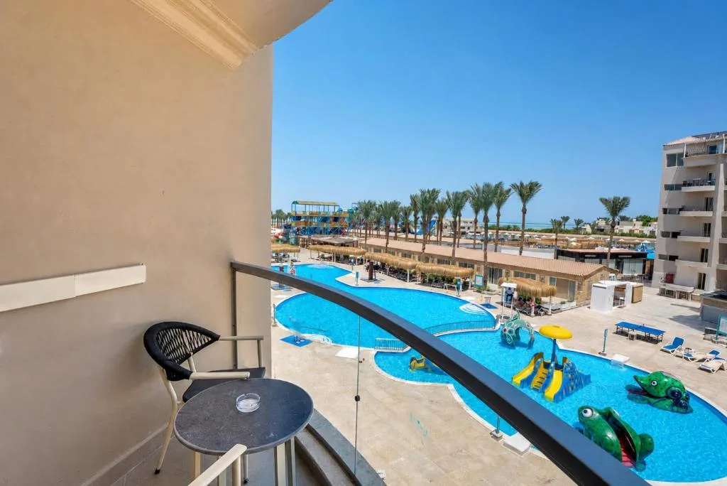 Sunrise Serano Aqua Park Resort: another view