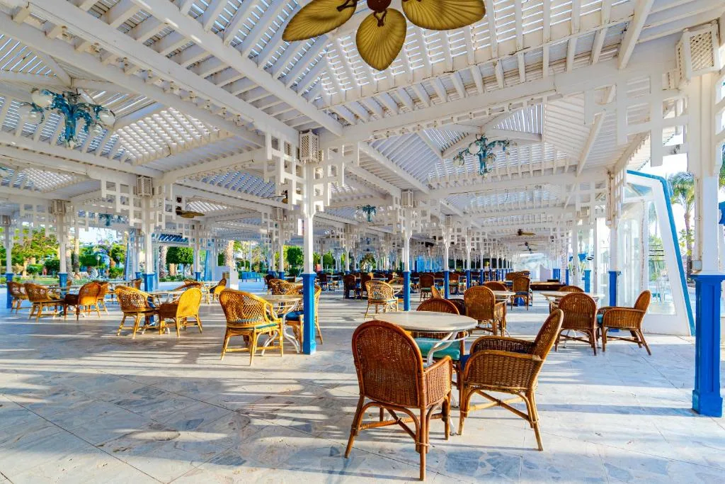 The Grand Hotel: another view