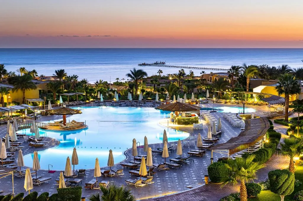 Three Corners Fayrouz Plaza Beach Resort: another view