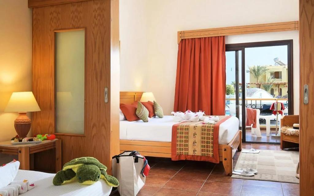 Three Corners Fayrouz Plaza Beach Resort: another view
