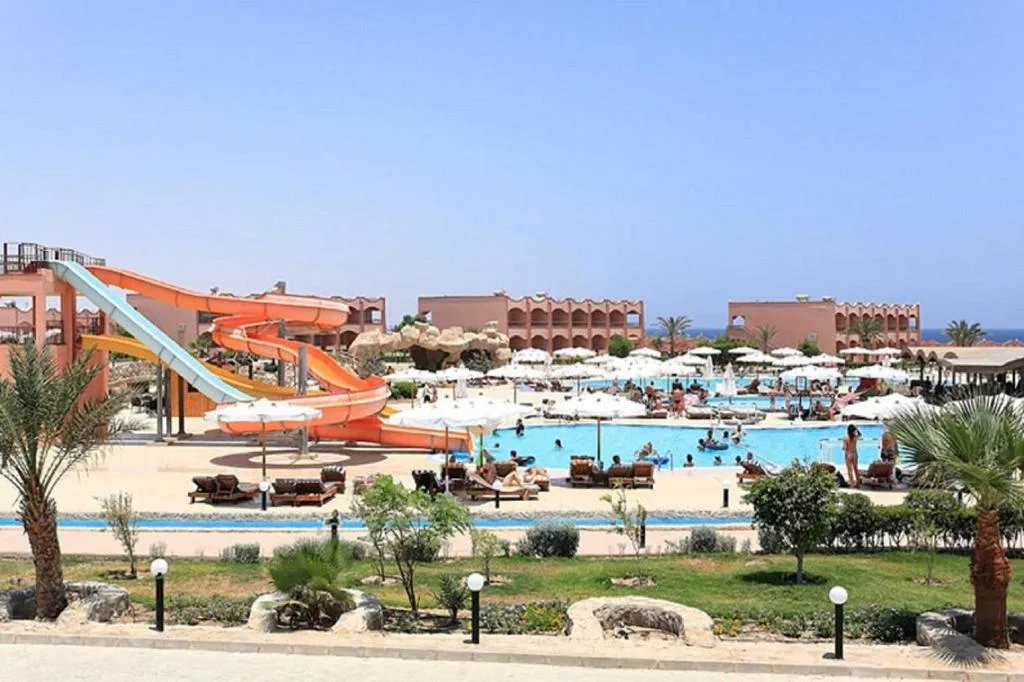 Three Corners Happy Life Beach Resort: another view