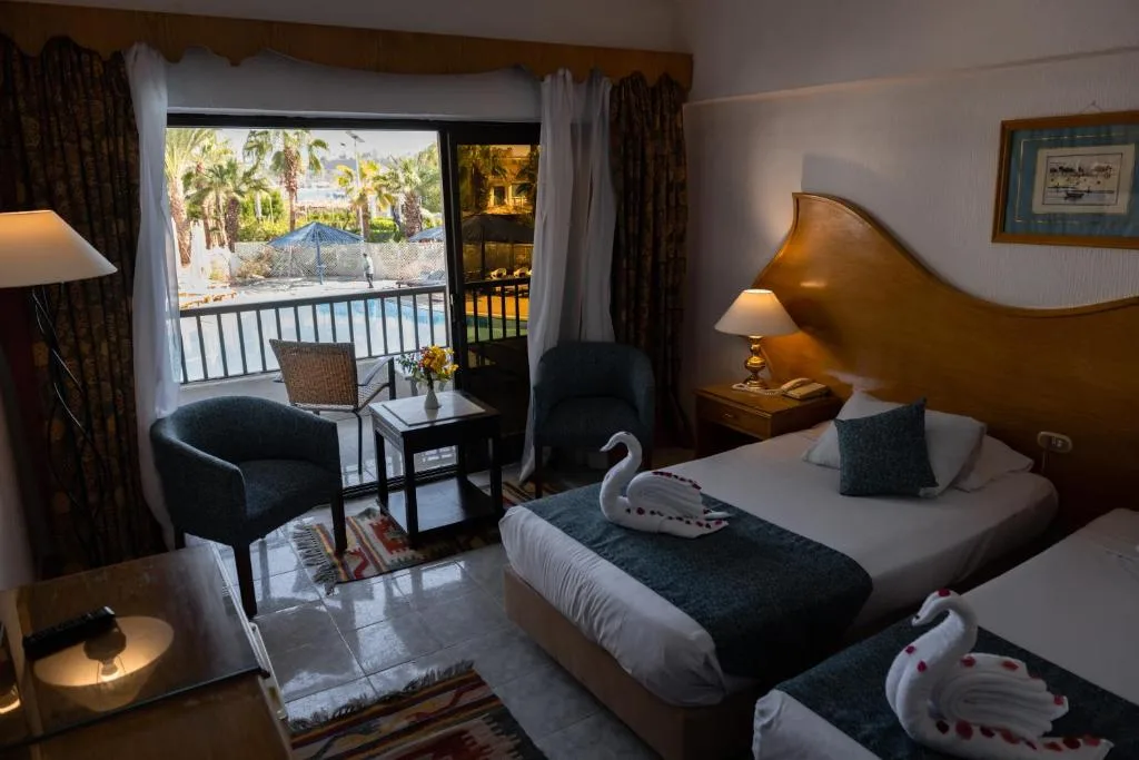 Turquoise Beach Hotel: another view