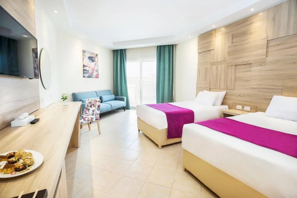 V Grand Sahl Hasheesh: another view