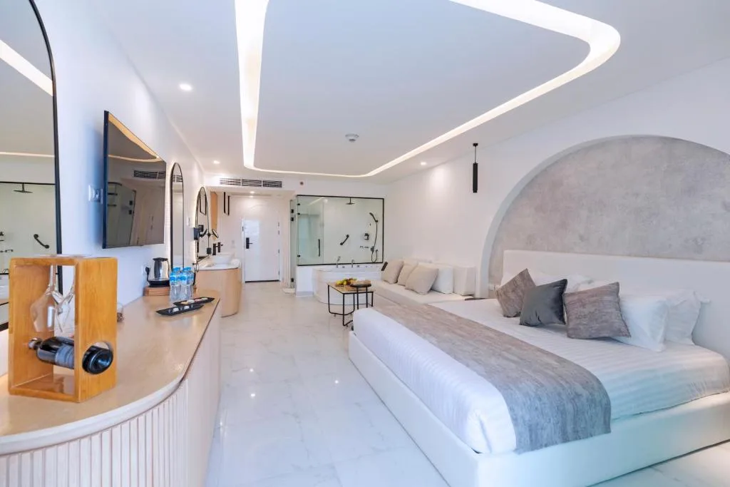 White Hills Resort: another view